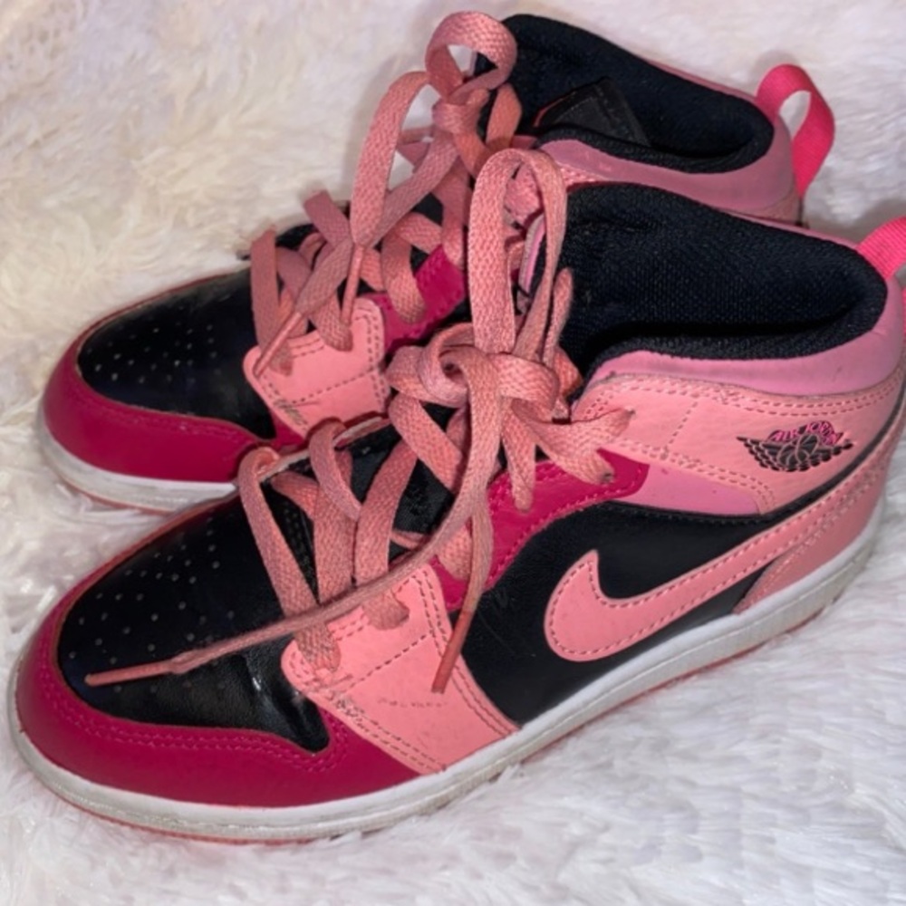 Jordan Kids Sneakers in Pink and Black